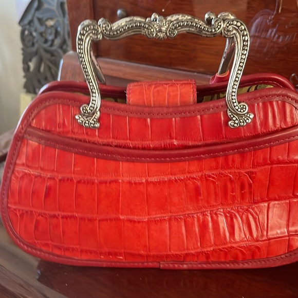 🔥🎁Brighton bag w/ ornate silver handles & ❤️charm NWOT RED & On SALE Price FIRM - Picture 5 of 5